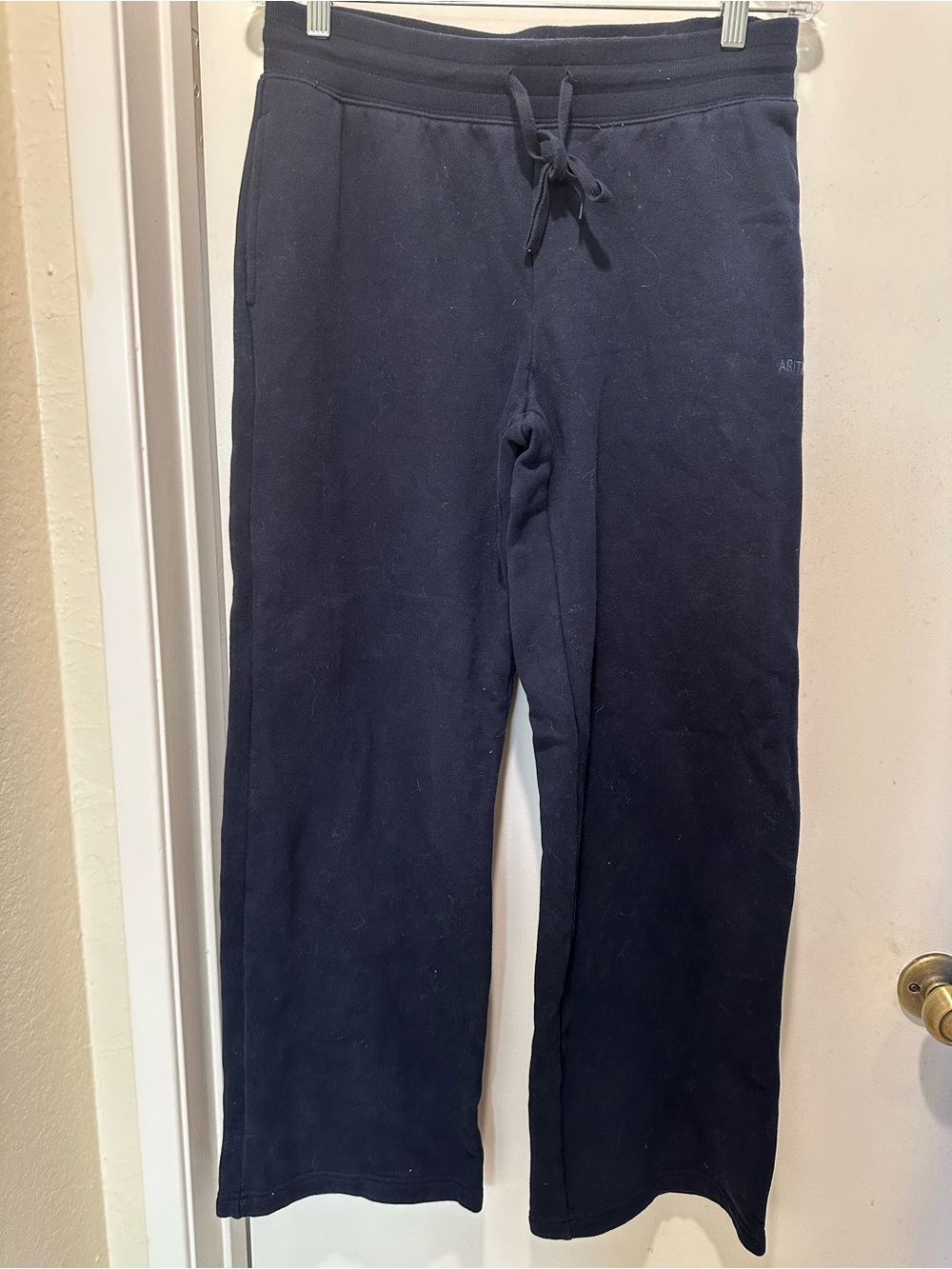 Aritzia’s Sweat Fleece Cozy Fleece Navy Drawstring Joggers Size Medium